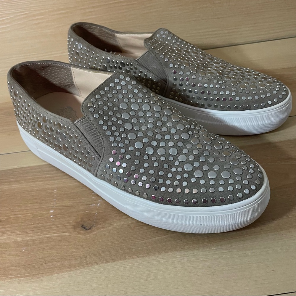 Vince Camuto Kindra Slip-On Sneakers Women’s 8M Beige Studded Flats Casual - Picture 10 of 14